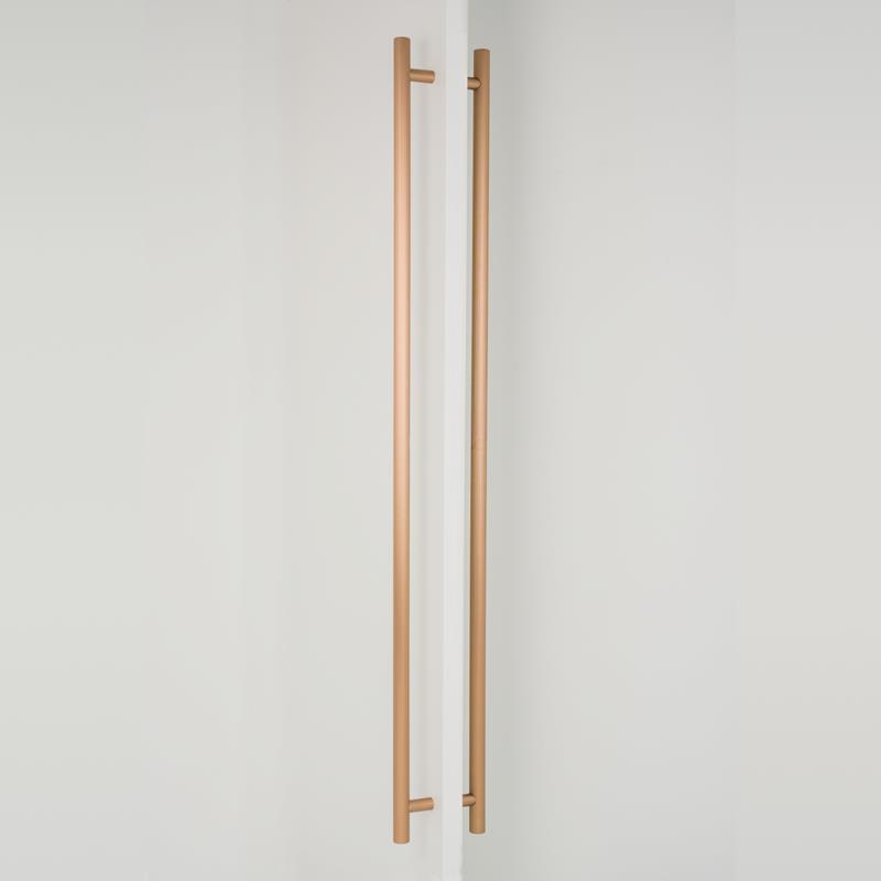 Image Handle BOTO BIG V0718 brushed brass cava 1024 mm back-to-back mounting