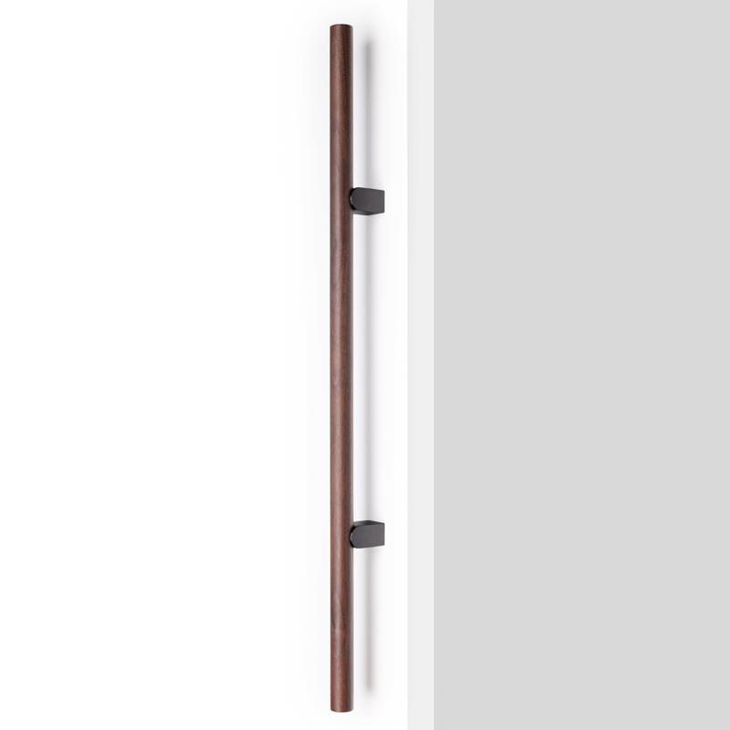 Handle KUMO WOOD BIG ONE V0732 walnut/titanium black 448 mm back-to-back mounting